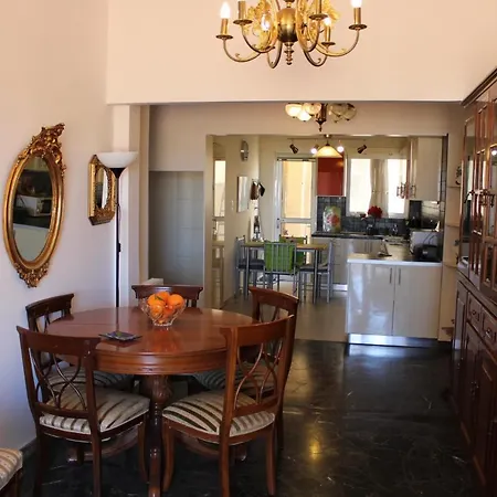 Xenia's Apt In West Moat Chania