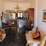 Xenia's Apt In West Moat Chania شقة