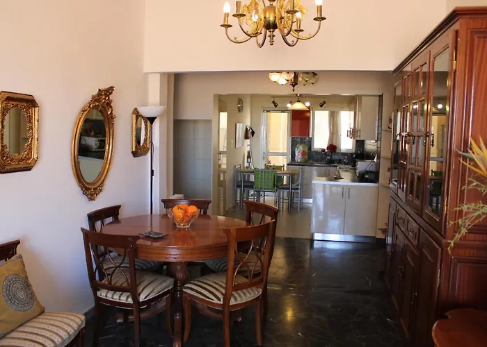 Xenia's Apt In West Moat Chania