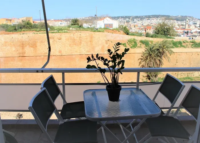 Xenia's Apt In West Moat Chania